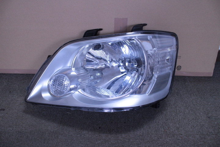 AZR60 ノア 左ヘッドライト(61121)拍卖