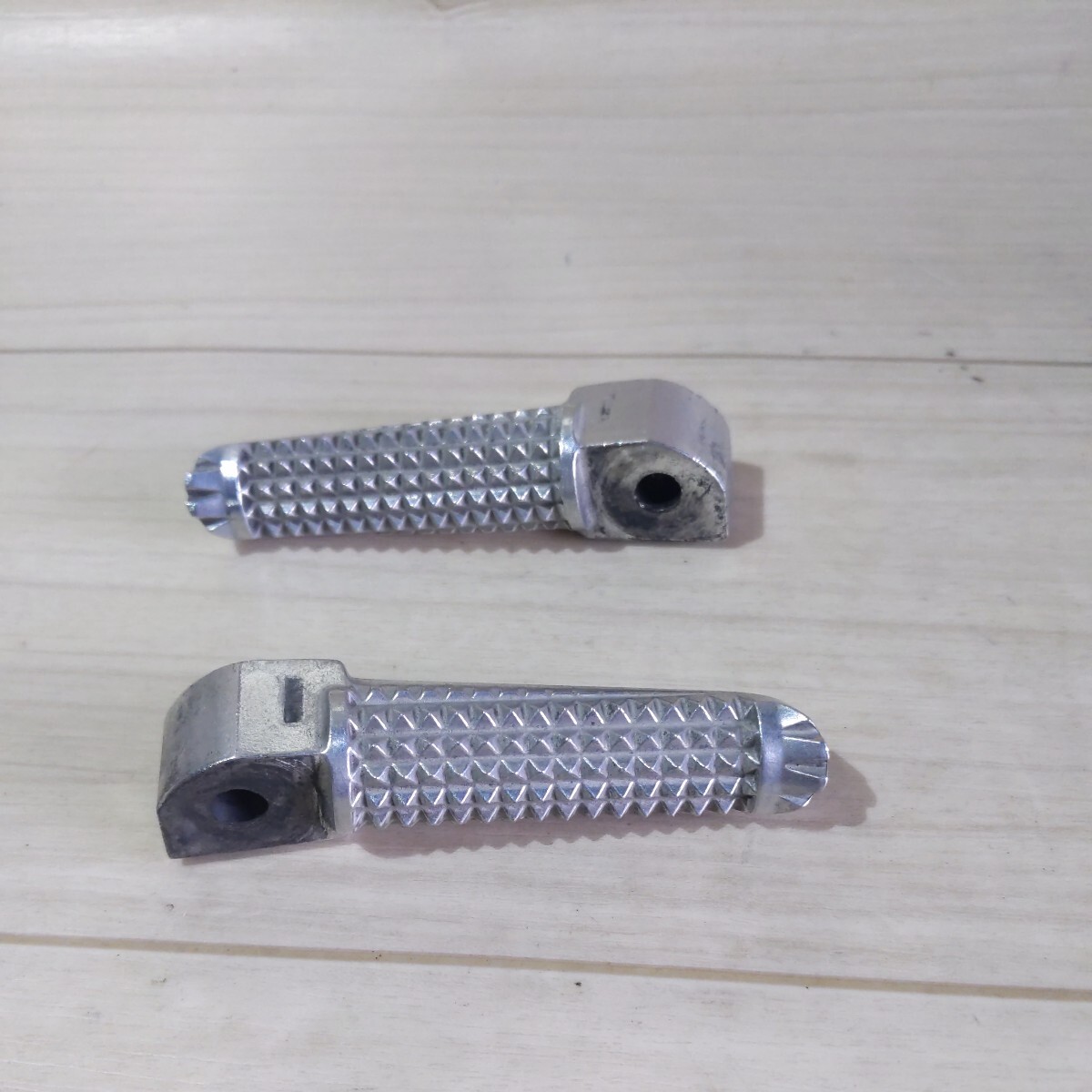 c655 ヤマハ純正 YZF-R15 ? タンデムステップ 左右セット 中古品 送料込み拍卖