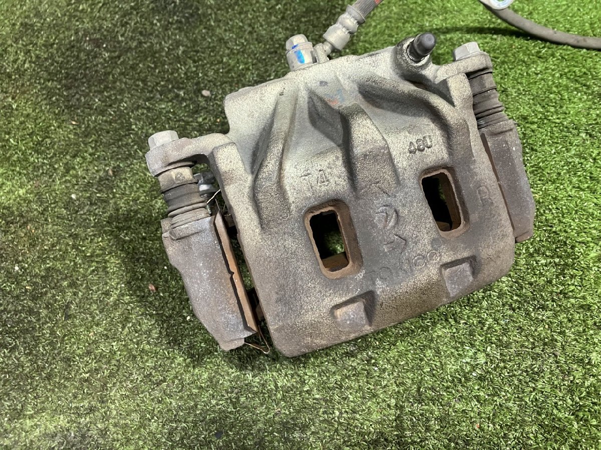 新S管理75014 H26 レヴォーグ VMG】★ 右 フロント ブレーキ キャリパー ★ 走行距離 187182km拍卖