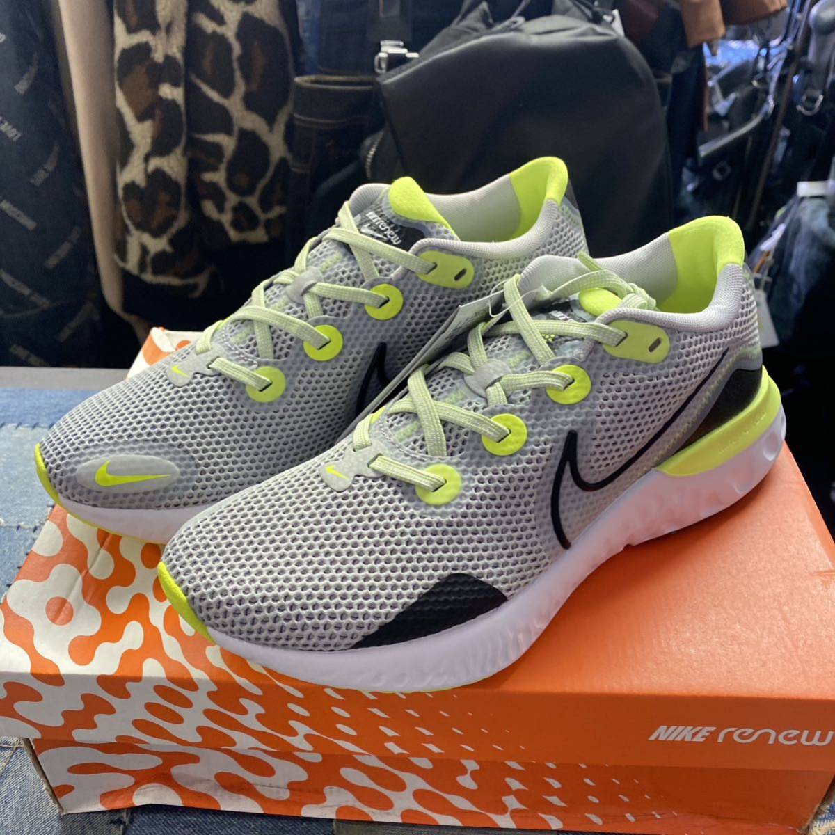 【新品】NINE RENEW RUN スニーカー 26.5cm拍卖