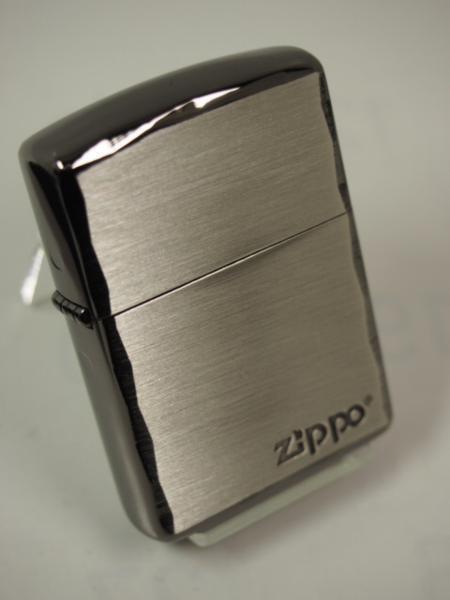 Zippo ARMOR シンプルロゴ・シャインレイ 彫刻アーマー黒銀SBN ブラック拍卖