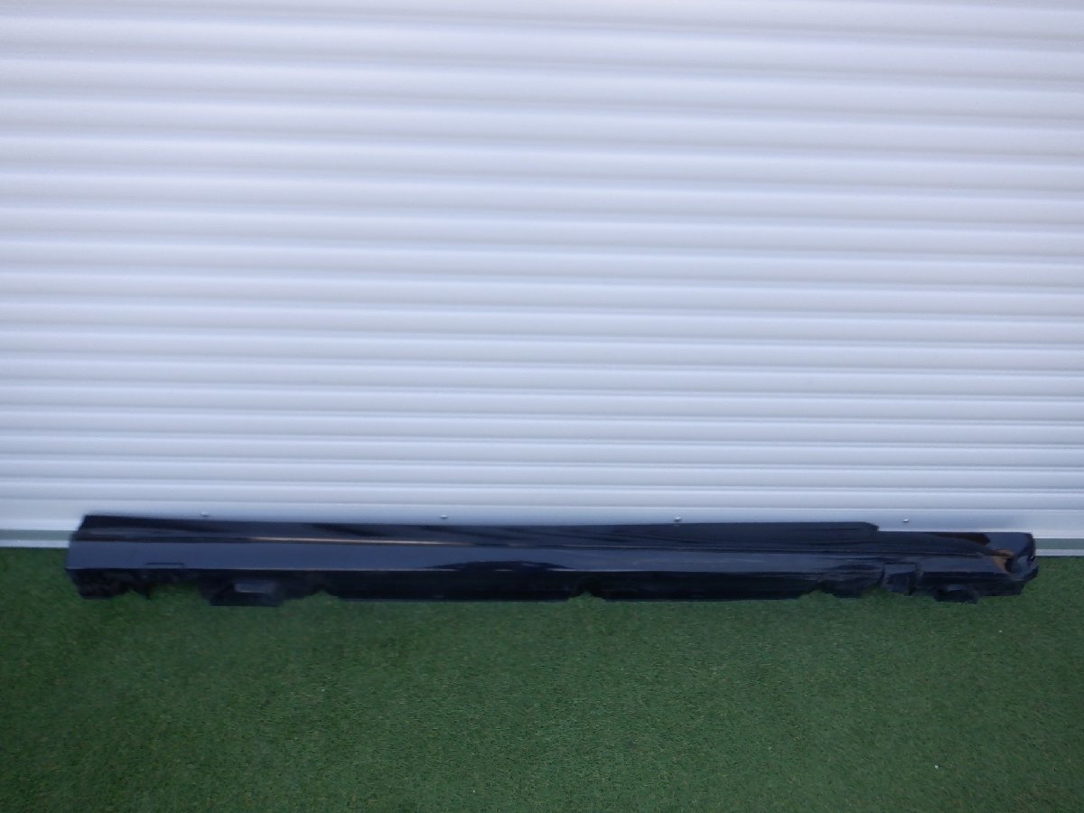 ベンツ純正 W205 Cクラス AMG サイドステップ サイドスカート 右側 A205690XX40 ブラック m-24-3-69拍卖