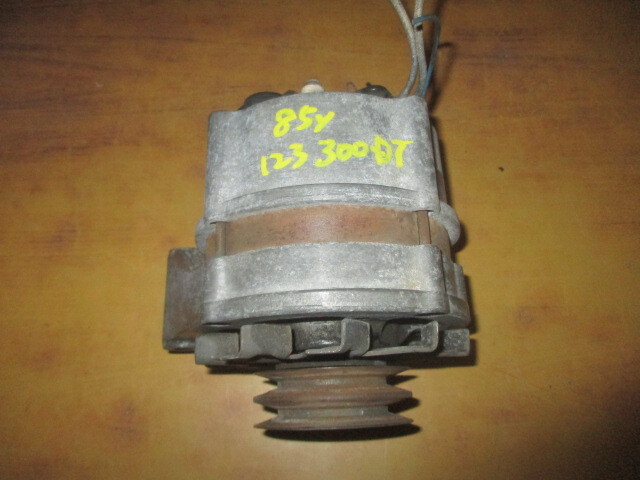 ■ベンツ W123 300DT オルタネーター 中古 0120489935 14V 65A 部品取あり ダイナモ ジェネレーター W116 W126 R107 ■拍卖