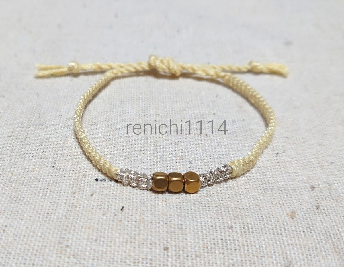 大人ミサンガ☆クリームイエロー&シルバーラメ&ゴールドビーズ☆ブレスレット☆アンクレット拍卖