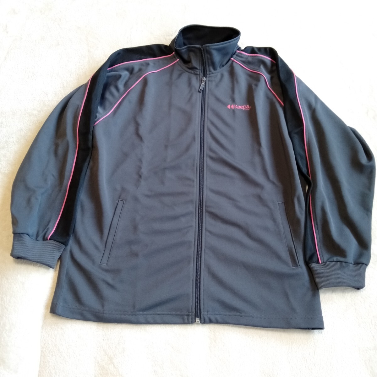 か099 Kaepa カッパ Mサイズ ポリエステル ジャージ上 上着 グレー ピンクライン 洋服拍卖
