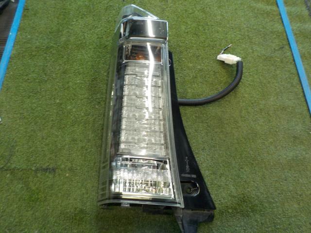 N-BOXカスタム JF1 左テールランプ フィラーパネル欠品拍卖