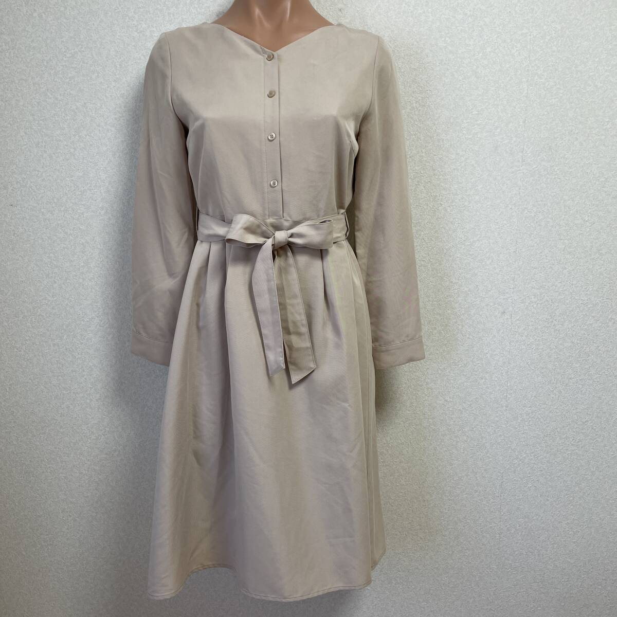 NATURAL BEAUTY BASIC ナチュラルビューティーベーシック Vネック ワンピース S拍卖