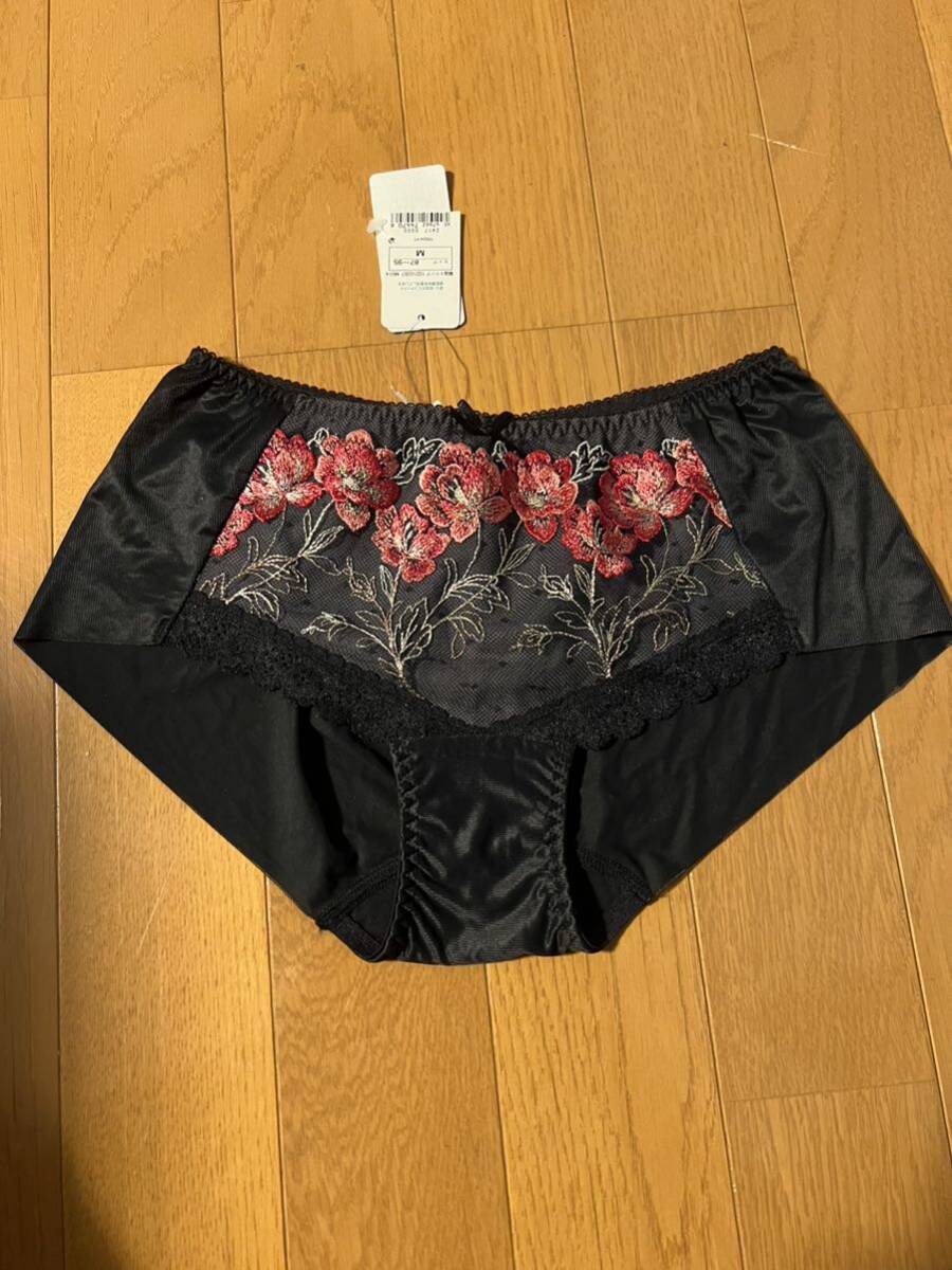 triumph トリンプ TR534 天使のブラ ブラックショーツ 新品未使用です。 Mヒップハング拍卖