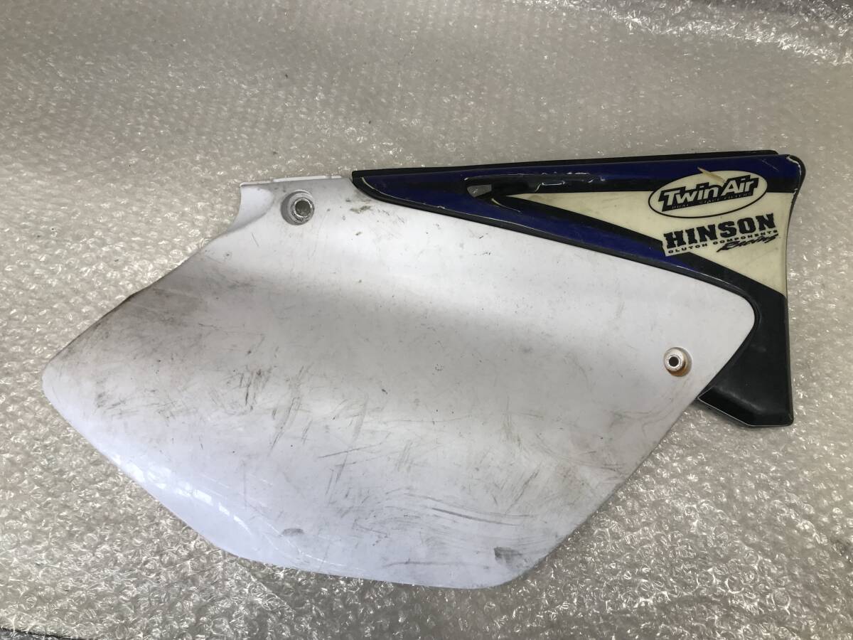 □□2401-171H スタート即決!ヤマハ YZ250 純正 右 サイドパネル サイドゼッケン ゼッケンパネル拍卖