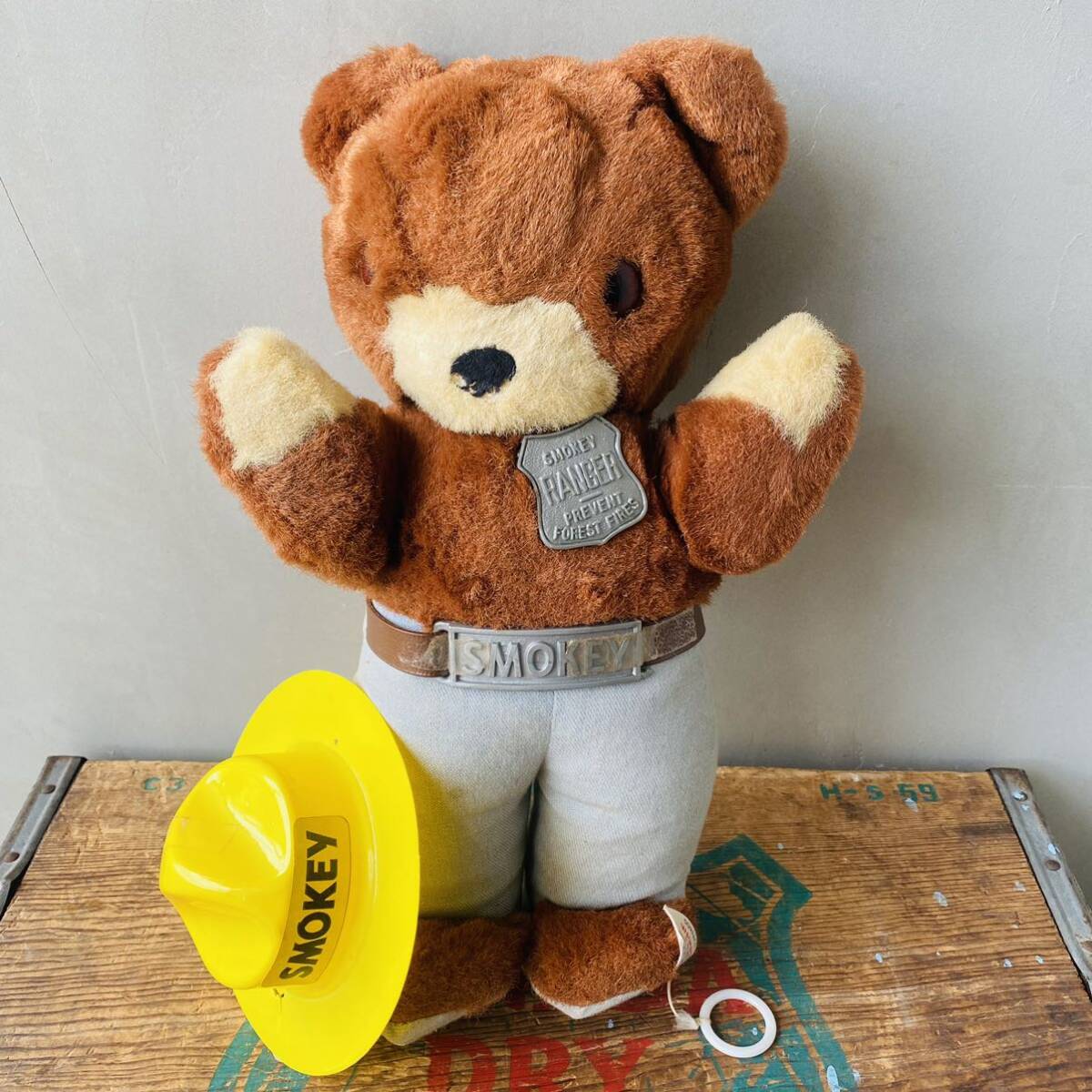 !!SALE!!【1960s USA vintage】Smoky Bear plush doll スモーキーベア ぬいぐるみ ビンテージドール拍卖