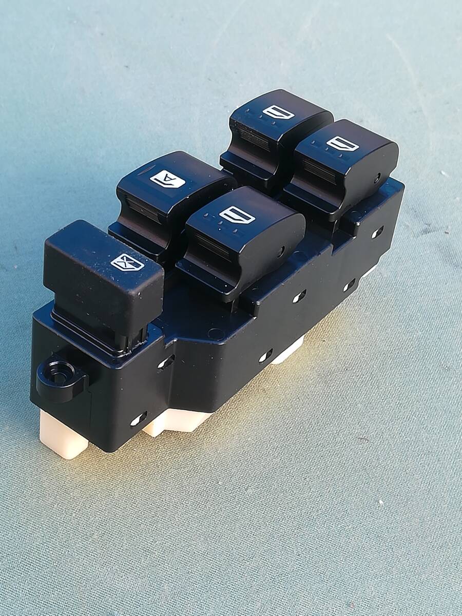 ダイハツ12+4P・L150ムーヴ。L350タント、L275ミラ、L650ミラジーノパワーウインドースイッチ【社外新品】拍卖