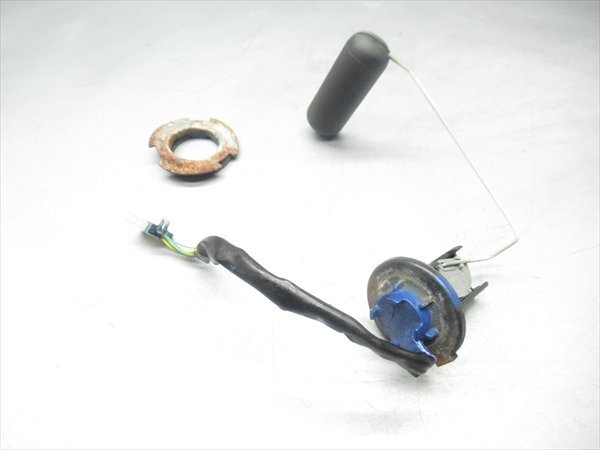 I1R6-0315 ホンダ スーパーカブ70 カスタム 燃料センサー フューエルセンサー 純正品 【C70-861~ 3速セル付 動画有】拍卖