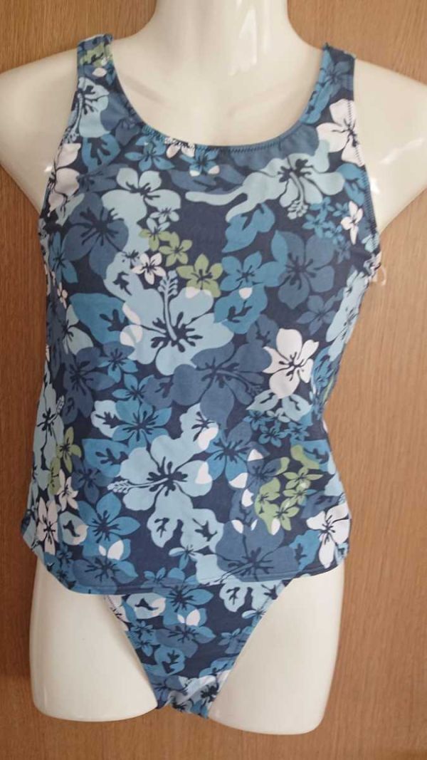☆青×白×水色☆ハイビスカス柄☆タンキニ水着2点セット☆9M☆株 株式会社ヤマトヤ☆拍卖