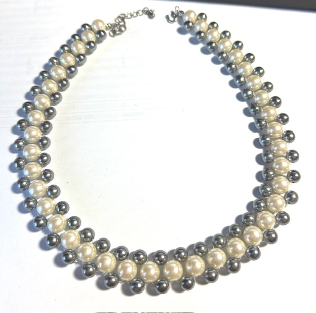 美品:綺麗なパールネックレスと手の込んだビーズネックレス拍卖