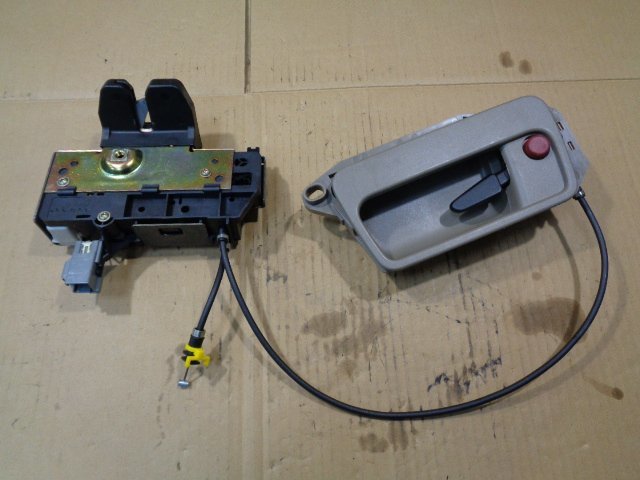 ボルボXC90 CB6294AW バックドアロックアクチュエーター 純正【送料込み】拍卖