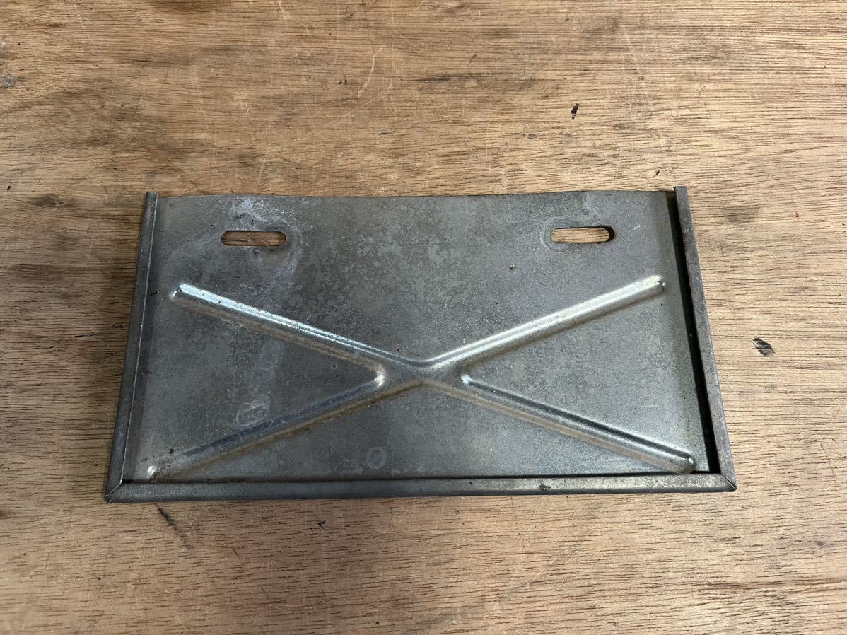 送料込み!! 超人気!! 本物 当時物 ナンバープレート カバー スズキ 純正 枠 フレーム マニア サンパチ GT380 GSX400F GS400 L RG250E拍卖