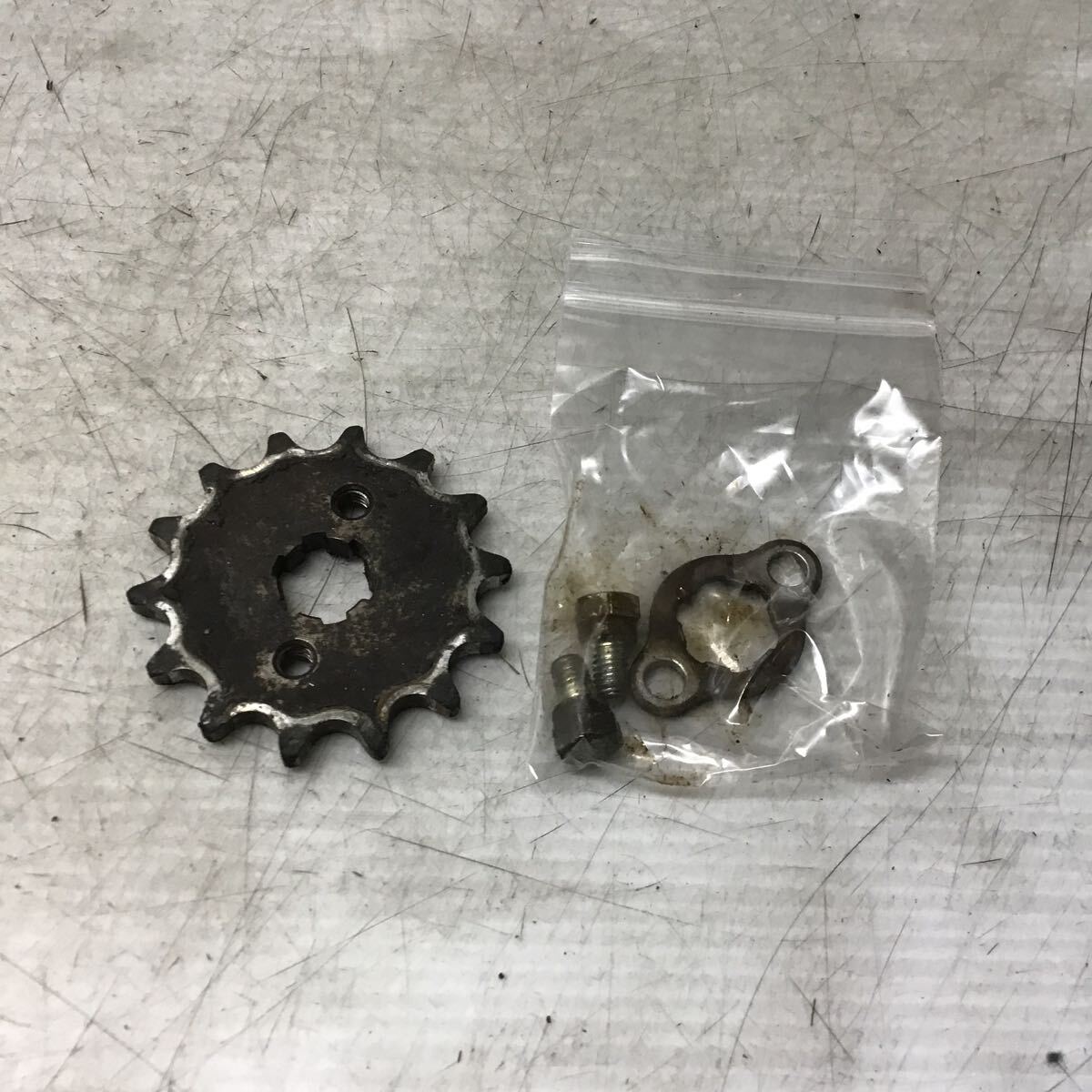 F52-16 ホンダ リトルカブ AA01 フロントスプロケット 純正部品拍卖