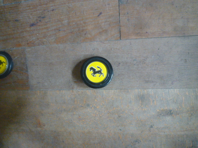 超希少旧フェラーリホーン希少希少ボタンホーンボタンメッキ枠パーソナルナルディモモイタル他当時物旧車にどうぞ拍卖