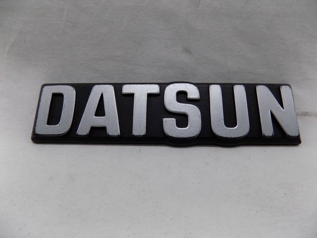 DATSUN ダットサンエンブレム日産純正品 ダットラ 旧車フェアレディZ サニトラA型サニートラック拍卖