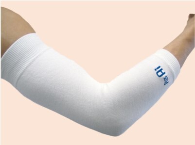 ★未使用 PLUS AI 膝・肘 サポーター Mサイズ 柔らい 伸縮 関節 サポート メッシュ 保温拍卖