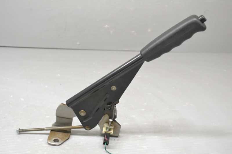 ヴィヴィオ M300 S 中期(KK3) 純正 破損無 取付OK 動作保証 サイドブレーキレバー / 26011KC000 k080819拍卖