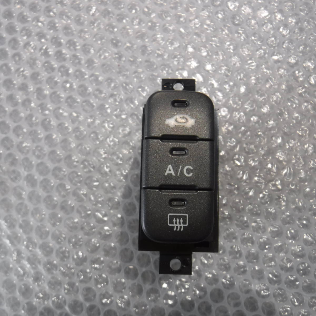 CIVICホンダEU2シビックEU1 エアコン 内外気 リア熱線 スイッチ エアコン内気循環 スウィッチ センターパネル 部品取り車ありますD15B拍卖