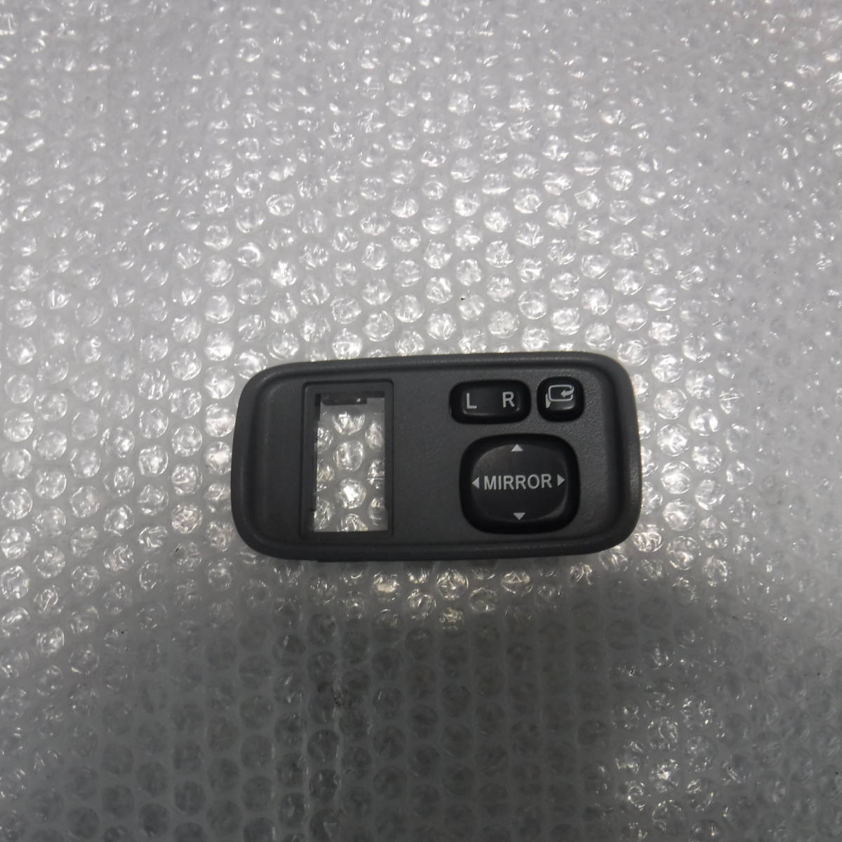 ファンカーゴNCP20 ドアミラースイッチ NCP21 トヨタ純正電動格納スイッチ パネル付き NCP25部品取り車あります拍卖