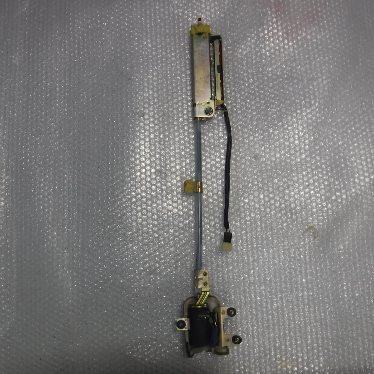 セルシオUCF10 右フロントシートベルト高さ調整モーター UCF11 運転席 スライダー 右フロントシートベルト cercior部品取り車あります拍卖