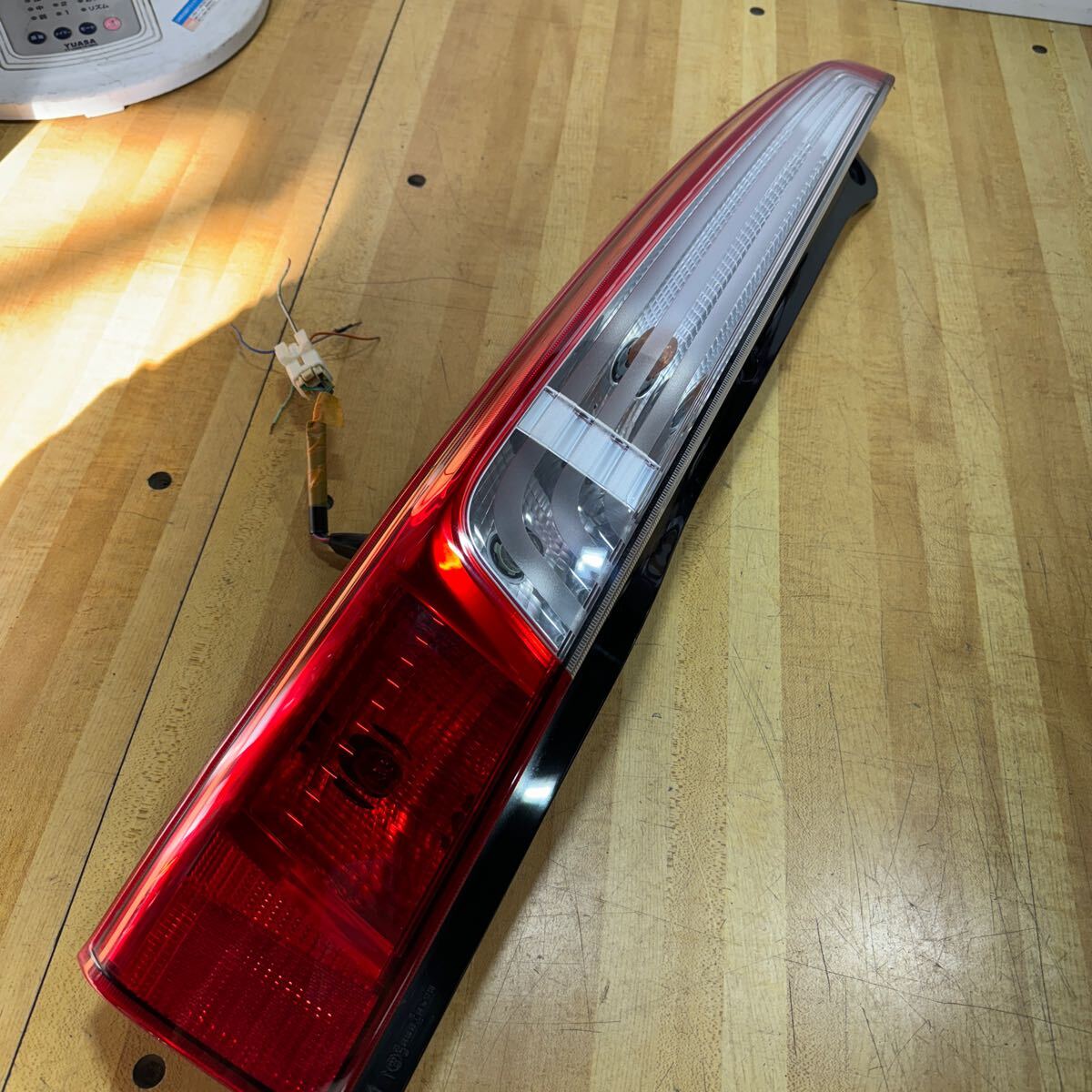 673279 ダイハツ L175S ムーヴ 左テールランプ 作動品 ICHIKOH D074拍卖