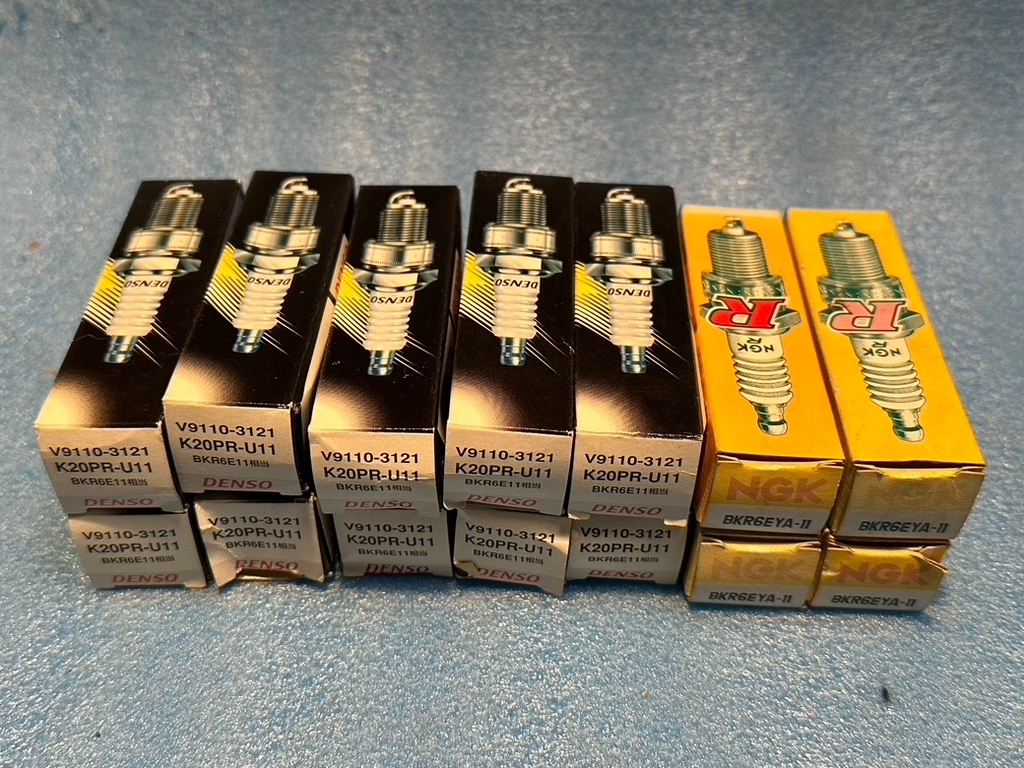 スパークプラグ DENSO K20PR -U11 10本 / NGK BKR6EYA-11 4本 経年在庫品 未使用セット拍卖