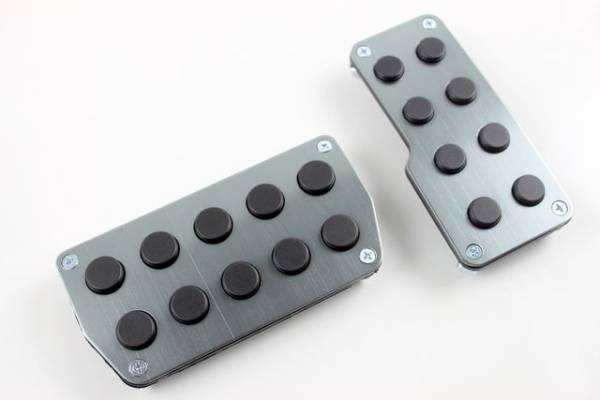 汎用 純正風ハイパフォーマンスアルミペダルAT用 ペダルカバー カー用品 内装パーツ カーアクセサリー 車バイク ペダル トヨタ ホンダ 日産拍卖