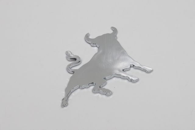 バッファロー闘牛エンブレム 3Dクロム フロント リア フェンダー ボンネット トランク ダッシュボート 外装 内装 カスタム クロムメッキ拍卖