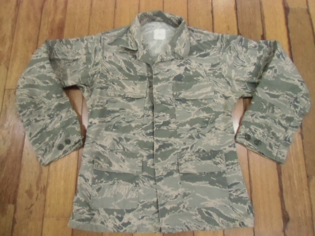 i-48 ミリタリー サバゲー 米軍放出品 AIR FORCE 迷彩服 作業服 ジャケット シャツ アメカジ カモフラ コンバット コスプレ 38S Mサイズ拍卖