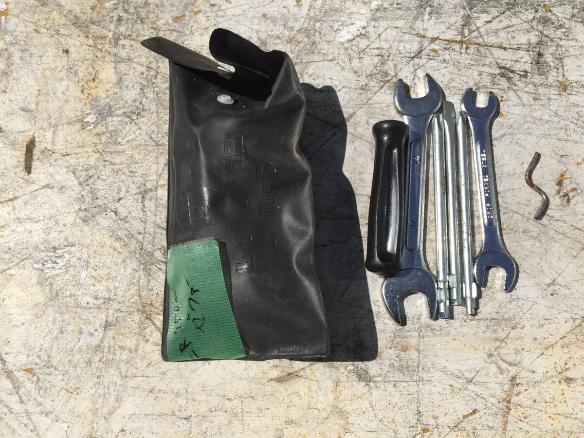 KAWASAKI ゼファー750車両より取り外しレットバロンオートバイの車載工具拍卖