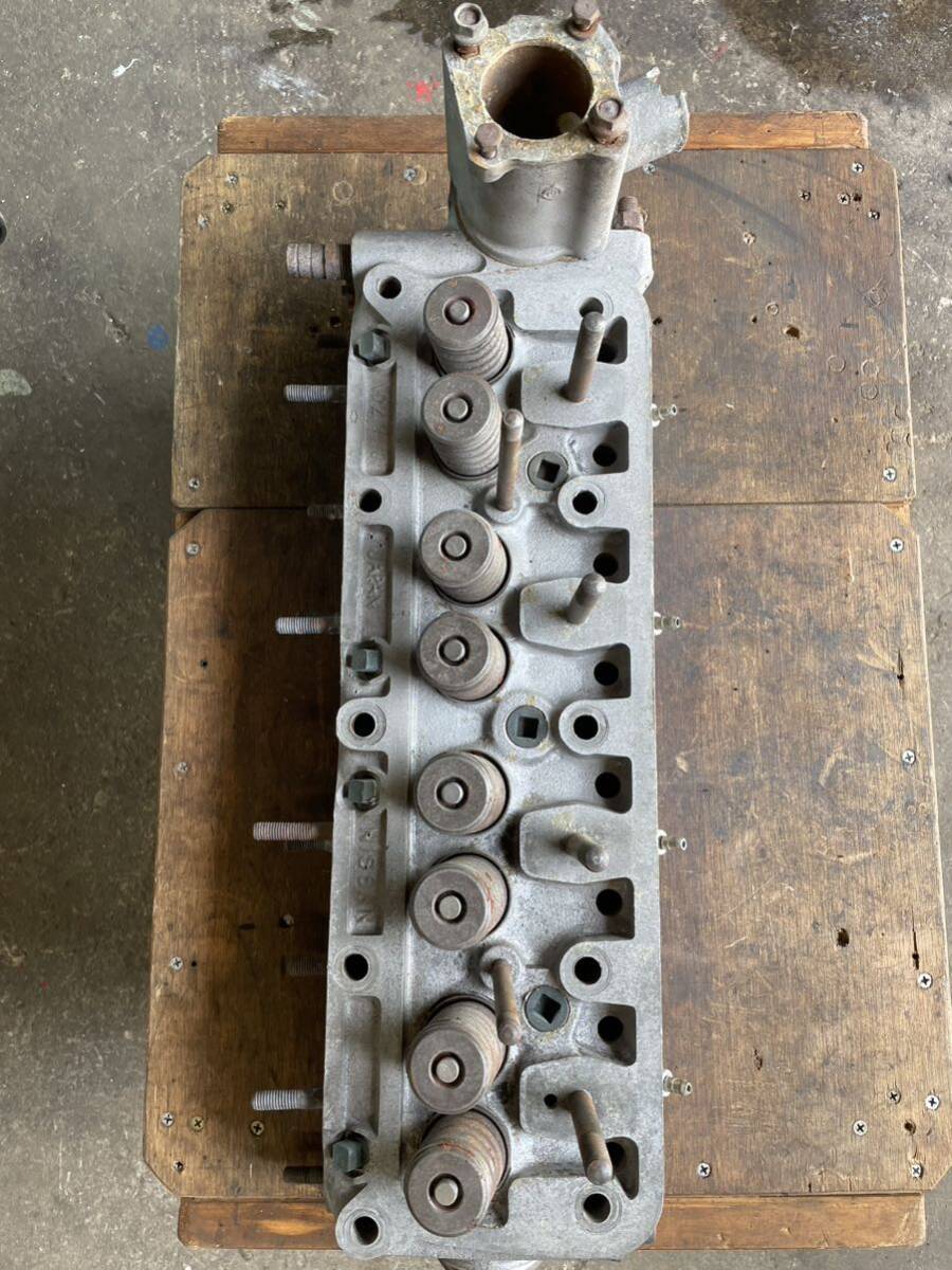 ダットサンブルーバード410SSS用シリンダーヘッド 当時物 バルブ付き拍卖