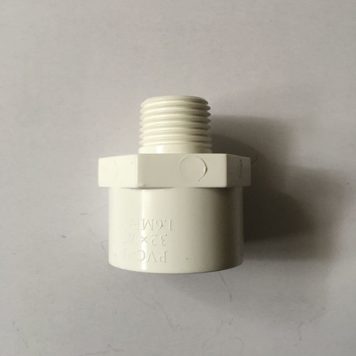 ■新品 32 1 1/4 インチ to 1/2 継ぎ手 PVC コネクタ ローリータンクなどに ソケット  定形外200円可能拍卖