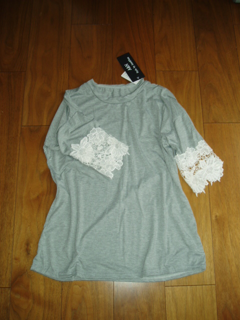 (新品) レース付きゆったりT-シャツ(グレー・白・M)拍卖