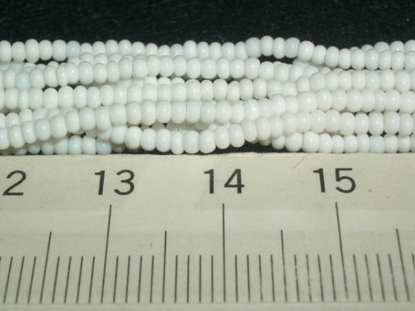 定形外(定形)郵便送料無料(丸小)砡(ギョク)ビーズ:白(71)1本(約1㍍)拍卖