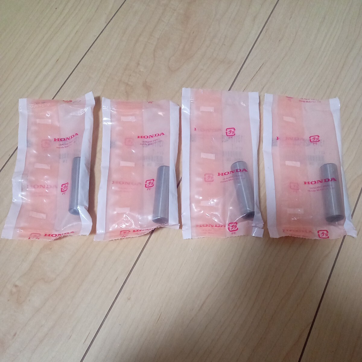 送料無料 ホンダ純正 ピストンピン 4個セット 品番 13111-425-000 TLR200 XR200 CB750 ナイトホーク750 CB750F など 検索 エンジン BEET拍卖