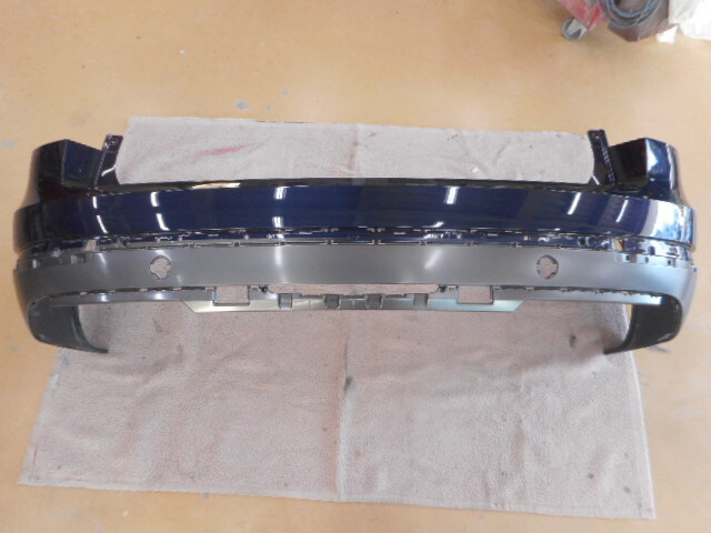 ベンティガ リアバンパーフェイス ベントレー Bentayga リア バンパー 現品あるのみ 補修済 紺 ブルー拍卖