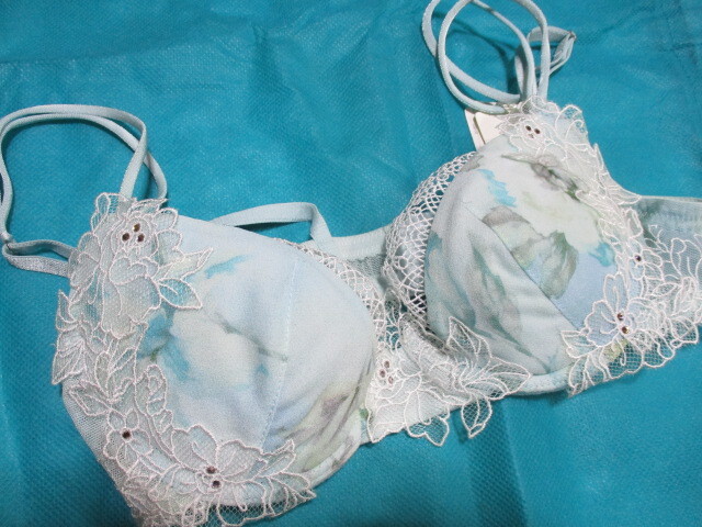 ワコール◆trefle トレフル クリスタル◆C65 ブルー×ホワイト 定価21000拍卖