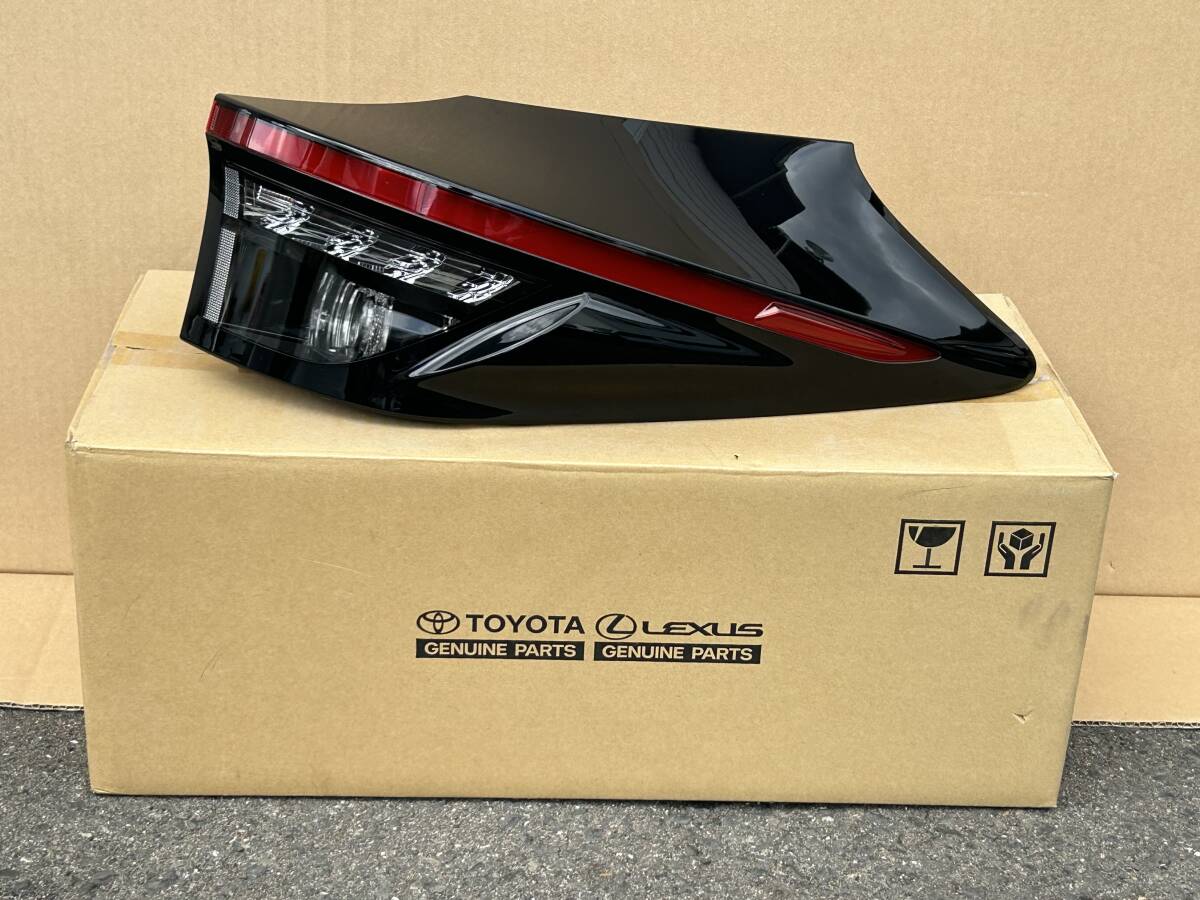 ヤリスクロス MXPJ10 MXPJ15 MXPB10 MXPB15 テールランプ ICHIKOH 52-330拍卖