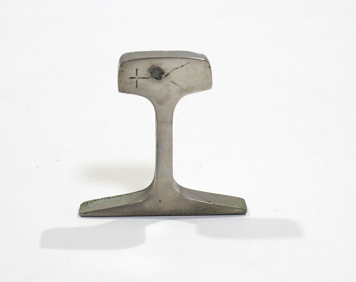 鉄道レール 文鎮 ペーパーウェイト カットレール レール型 置物 記念 鉄道グッズ コレクション 中古 ya1005拍卖