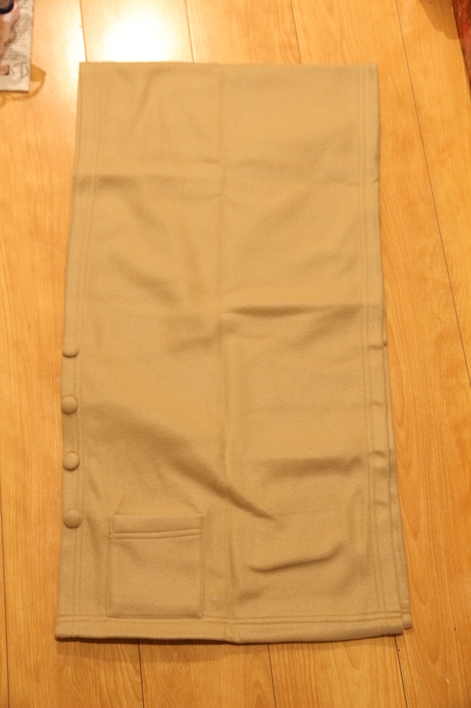 ポケット・ボタン付きマルチブランケット、マフラー・ストール・ベストにも可能♪・80cm×80cm拍卖