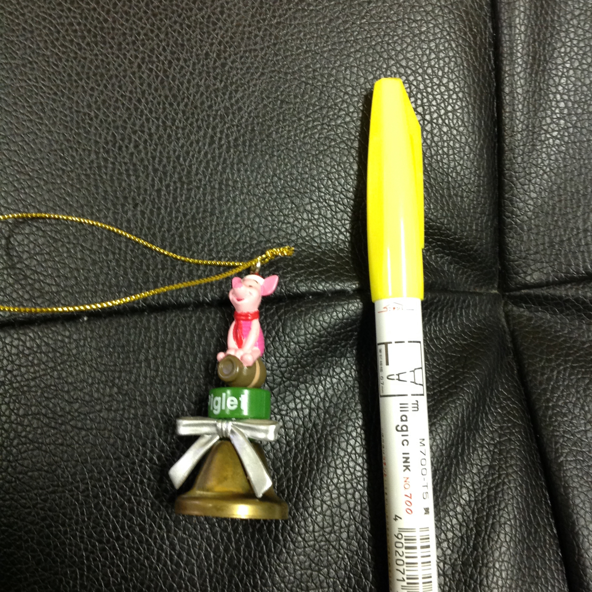 ディズニーキャラクターフィギュア付きオーナメントベル、コカコーラオリジナル、ピグレット拍卖