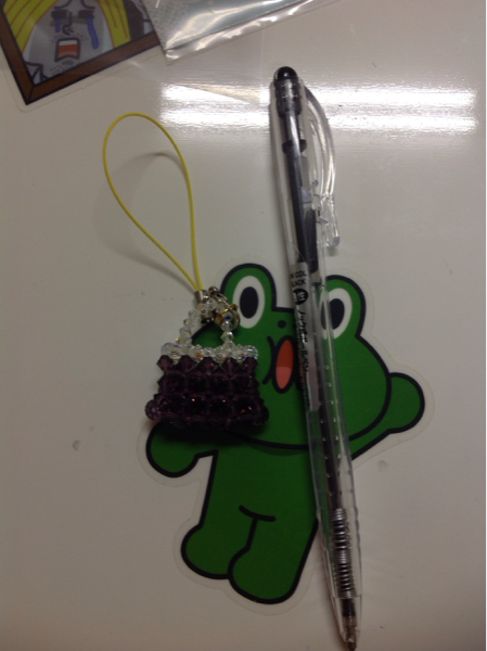 ビーズで作られた、ハンドバッグの形のストラップ、紫拍卖