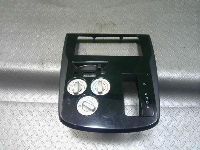 日産(NISSAN)※同梱不可※デイズ B21W A/Cスイッチパネル 品番 27511-6A01C 動作OK拍卖