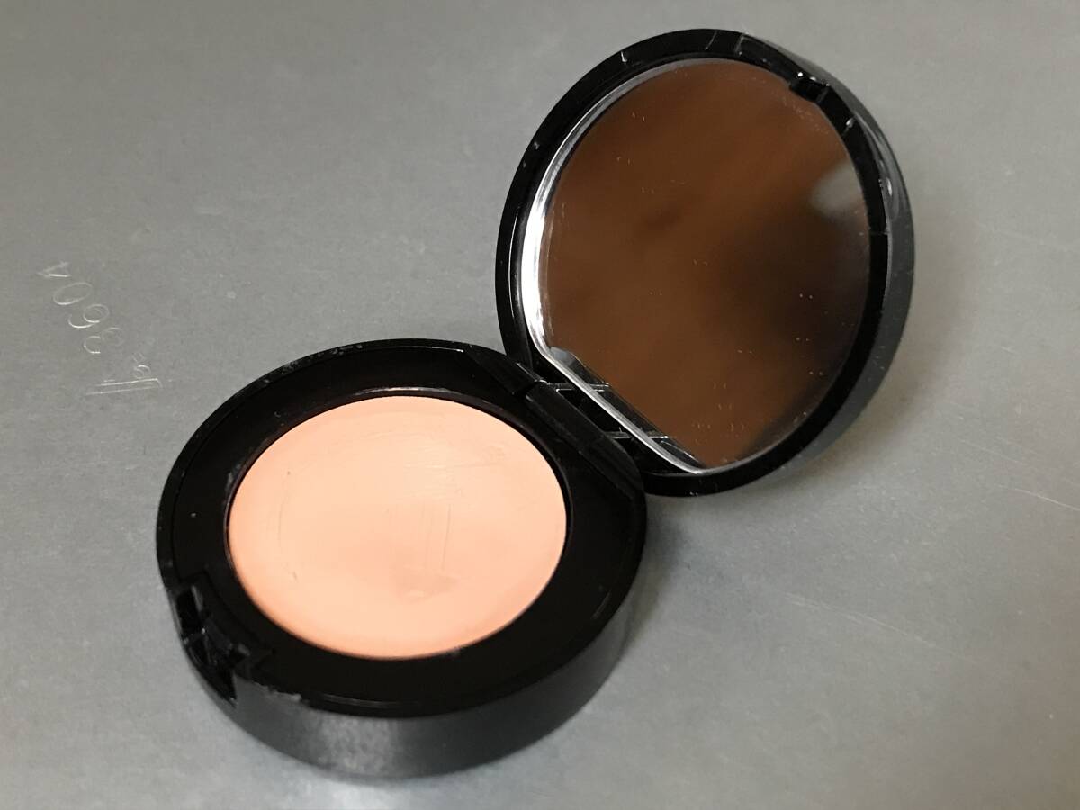 ★ ボビイ ブラウン  コレクター ライトピーチビスク コンシーラー 定形外120円  ★拍卖