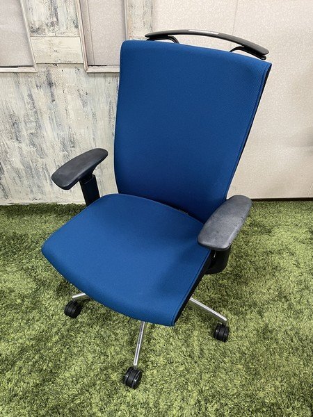 §綺麗【コクヨ/KOKUYO PUNTO プント CRS-G2402F6 可動肘付きオフィスチェア ハンガー付き 高級チェア JOIFA606 事務椅子】P03183拍卖