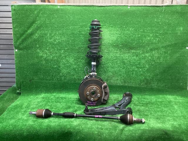 フィット DBA-GK3 右FストラットASSY 13G Fパッケージ NH823M 51611-T5A-J04拍卖